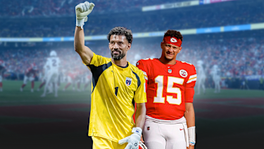 Kap-Verde-Torwart Vozinha und Kansas City Chiefs Quarterback Patrick Mahomes