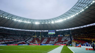 Über 72.000 Fans erleben das erste NFL Regular Season Game in Berlin - Colts schlagen Falcons in Overtime.