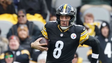 Nov 16, 2025; Pittsburgh, Pennsylvania, USA; Pittsburgh Steelers quarterback Aaron Rodgers (8) runs with the ball against the Cincinnati Bengals during the first half at Acrisure Stadium. Mandatory Credit: Charles LeClaire-Imagn Images