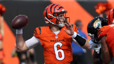 September 14, 2025: Cincinnati Bengals QB Jake Browning throws the ball during WEEK 2 of the NFL, American Football Herren, USA regular season between the Cincinnati Bengals and the Jacksonville Jaguars in Cincinnati, Ohio. CSM Cincinnati USA - ZUMAc04_ 20250914_zma_c04_128 Copyright: xKevinxSchultzx