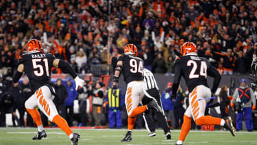 Cincinnati Bengals' Defensive End Sam Hubbard (94) eilt auf und davon