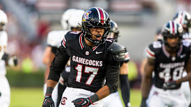 South Carolina Gamecocks Linebacker Justin Okoronkwo (17) beim College Football.