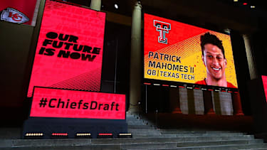 Die Kansas City Chiefs wählen Patrick Mahomes von Texas Tech mit dem 10. Pick im NFL Draft 2017 in Philadelphia, PA.