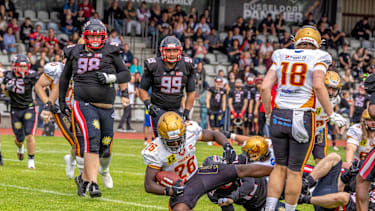 Phoenix Running Back Nbechi Abana findet die Endzone (GFL, American Football)