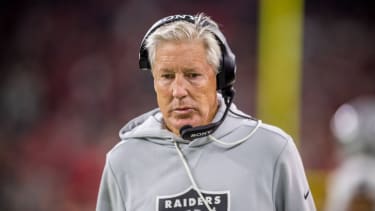 December 21, 2025: Las Vegas Raiders head coach Pete Carroll reacts during the NFL, American Football Herren, USA game between the Las Vegas Raiders and the Houston Texans in Houston, TX. Houston defeated Las Vegas 23-21. CSM Houston United States of America - ZUMAc04_ 20251221_faf_c04_042 Copyright: xPrenticexC.xJamesx