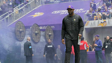 Brian Flores von den Minnesota Vikings