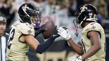 NFL, American Football Herren, USA New York Jets at New Orleans Saints Dec 21, 2025; New Orleans, Louisiana, USA; New Orleans Saints wide receiver Chris Olave (12) celebrates a touchdown against the New York Jets with wide receiver Kevin Austin Jr. (81) during the fourth quarter at Caesars Superdome. New Orleans Caesars Superdome Louisiana USA, EDITORIAL USE ONLY PUBLICATIONxINxGERxSUIxAUTxONLY Copyright: xMatthewxHintonx 20251221_szo_ft8_0410