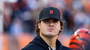 November 23, 2025: Cincinnati Bengals injured defensive lineman Trey Hendrickson (91) during NFL, American Football Herren, USA game action against the New England Patriots at Paycor Stadium in Cincinnati, Ohio. CSM Cincinnati United States of America - ZUMAc04_ 20251123_zma_c04_484 Copyright: xJohnxMersitsx
