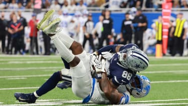Dallas Cowboys vs Detroit Lions DETROIT,MICHIGAN-DECEMBER 4: Dallas Cowboys wide receiver CeeDee Lamb 88 gets tackled by Detroit Lions cornerback D.J. Reed 4 during the second half of an NFL, American Football Herren, USA football game between the Dallas Cowboys and the Detroit Lions in Detroit, Michigan USA, on Thursday, December 4, 2025 Detroit Michigan United States PUBLICATIONxNOTxINxFRA Copyright: xJorgexLemusx originalFilename:lemus-dallasco251204_npf5Y.jpg
