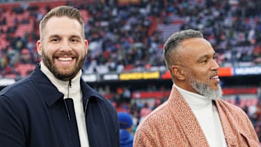 Björn Werner und Patrick Esume, NFL, American Football Herren, USA Deutschland, New York Giants vs Carolina Panthers, München, 10.11.2024 München Bayern Deutschland *** Björn Werner and Patrick Esume, NFL Germany, New York Giants vs Carolina Panthers, Munich, 10 11 2024 Munich Bavaria Germany Copyright: xFootbowl ThomasxSobotzkix