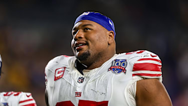 2024: Defesenive Lineman Dexter Lawrence verlässt das Spielfeld in Richtung Kabine.