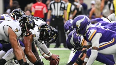 NFL, American Football Herren, USA Baltimore Ravens at Minnesota Vikings Nov 9, 2025; Minneapolis, Minnesota, USA; The line of scrimmage between the Minnesota Vikings and the Baltimore Ravens during the second quarter at U.S. Bank Stadium. Minneapolis U.S. Bank Stadium Minnesota USA, EDITORIAL USE ONLY PUBLICATIONxINxGERxSUIxAUTxONLY Copyright: xJeffreyxBeckerx 20251109_tbs_bc9_156