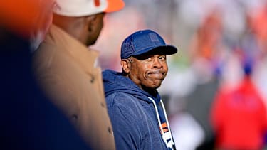 DENVER, CO - JANUARY 17: Denver Broncos defensive coordinator Vance Joseph looks on before the AFC Divisional Round game against the Buffalo Bills at Empower Field at Mile High on January 17, 2026 in Denver, Colorado. (Photo by Dustin Bradford Icon Sportswire) NFL, American Football Herren, USA JAN 17 AFC Divisional Round Bills at Broncos EDITORIAL USE ONLY Icon132260117141