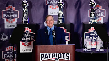 NFL, American Football Herren, USA New England Patriots Hall of Fame Oct 21, 2023; Foxborough, MA, USA; New England Patriots head coach Bill Belichick gives a speech at the 2023 Patriots Hall of Fame induction in the Cross Insurance Pavilion at Gillette Stadium. Foxborough MA USA, EDITORIAL USE ONLY PUBLICATIONxINxGERxSUIxAUTxONLY Copyright: xEricxCanhax 20231021_gma_qe2_0112