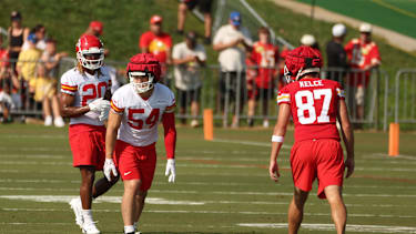 Bilder aus dem Training von Travis Kelce.
