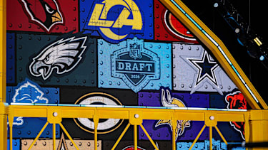 Tag 2 des NFL Drafts brachte nicht nur zahlreiche kleinere, strategische Moves, sondern auch einen echten Blockbuster-Trade. Besonders auffällig: die frustrierenden 49ers, die effizienten Browns - und ein spektakulärer Deal rund um Jonathan Greenard.