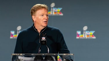 USA: Roger Goodell spricht während einer Pressekonferenz nach dem Super Bowl LX am 9. Februar 2026 im Moscone Center in San Francisco, Kalifornien.