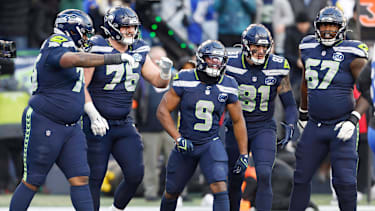 Seattle running back Kenneth Walker III (9) celebrates with teammates after scoring a touchdown on a 2-yard run against the Los Angeles Rams in the first quarter of an NFL, American Football Herren, USA Conference Championship game at Lumen Field in Seattle, Washington, on Sunday, January 25, 2026. PUBLICATIONxNOTxINxUSA SEA20260125809 GARYxCASKEY