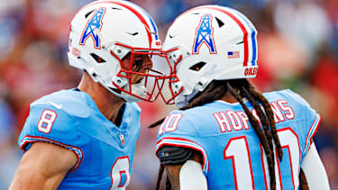 Will Levis und DeAndre Hopkins von den Tennessee Titans