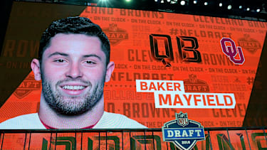 NFL, American Football Herren, USA Draft at AT&T Stadium The Cleveland Browns select Oklahoma quarterback Baker Mayfield as the first overall pick in the NFL Draft at AT&T Stadium in Arlington, Texas, on Thursday, April 26, 2018. (Max Faulkner Fort Worth Star-Telegram TNS) Arlington TX USA EDITORIAL USE ONLY Copyright: xx 1229693 MaxxFaulknerx krtphotoslive826191