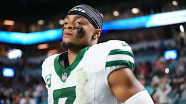 Quarterback Justin Fields wird per Trade von den New York Jets zu den Kansas City Chiefs geschickt und könnte während Patrick Mahomes’ Verletzungspause eine wichtige Rolle übernehmen.