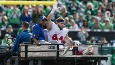 October 26, 2025, Philadelphia, Pa, U.S.A.: New York Giants running back CAM SKATTEBO (44) gestures to the crowd after suffering, a ankle injury, during a week eight game between the Philadelphia Eagles and the New York Giants Sunday, Oct. 26, 2025; at Lincoln Financial Field in Philadelphia, PA. Philadelphia U.S.A. - ZUMAs124 20251026_fap_s124_033 Copyright: xSaquanxStimpsonx