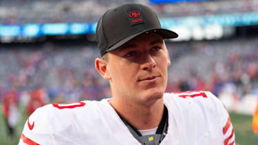San Francisco 49ers quarterback Mac Jones (10) heads off the field following an NFL, American Football Herren, USA football game against the New York Giants, Sunday, Nov. 2, 2025, in East Rutherford, NJ. ( Cal Media) East Rutherford United States of America - ZUMAc04_ 20251102_zma_c04_549 Copyright: xChristopherxSzagolax