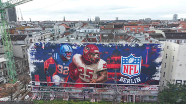 NFL Berlin Mural, Savignyplatz