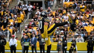 Pittsburgh Steelers linebacker TJ Watt (90)