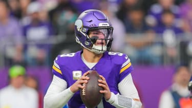 Minnesota Vikings quarterback J.J. McCarthy (9)