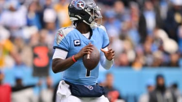 Tennessee, USA; Tennessee Titans quarterback Cam Ward (1)