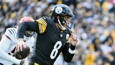 Pittsburgh Steelers quarterback Aaron Rodgers