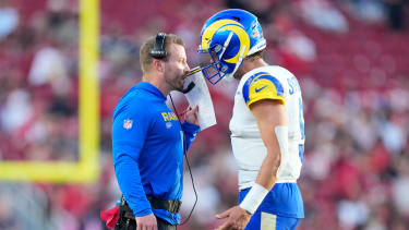 Los Angeles Rams head coach Sean McVay redet mit Quarterback Matthew Stafford