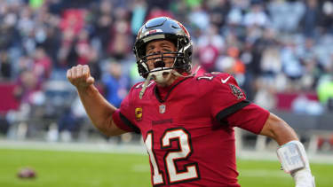 NFL, American Football Herren, USA International Series-Seattle Seahawks at Tampa Bay Buccaneers Nov 13, 2022; Munich, Germany; Tampa Bay Buccaneers quarterback Tom Brady (12) reacts during an NFL International Series game against the Seattle Seahawks at Allianz Arena. Munich Allianz Arena Germany, EDITORIAL USE ONLY PUBLICATIONxINxGERxSUIxAUTxONLY Copyright: xKirbyxLeex 20221113_JAB_al2_160