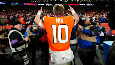 NFL, American Football Herren, USA AFC Divisional Round-Buffalo Bills at Denver Broncos Jan 17, 2026; Denver, CO, USA; Denver Broncos quarterback Bo Nix (10) celebrates after winning an AFC Divisional Round playoff game against the Buffalo Bills at Empower Field at Mile High. Denver Empower Field at Mile High CO USA, EDITORIAL USE ONLY PUBLICATIONxINxGERxSUIxAUTxONLY Copyright: xRonxChenoyx 20260117_jhp_ac4_0243
