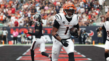 Cincinnati Bengals Wide Receiver Ja'Marr Chase (1) mit einem Touchdown gegen die Houston Texans.